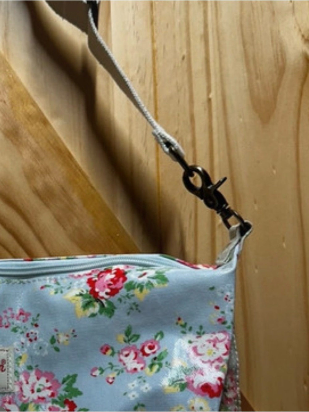 Cath Kidston London ~Pale Blue Floral Oilcloth Shoulder Bag - Picture 4 of 7